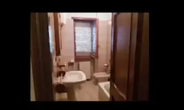 Rexer-Pizzoli-Appartamento-in-vendita-in-via-delle-Fontanelle-a-Pizzoli-Bagno