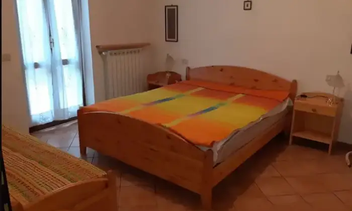 Rexer-Piazzatorre-Appartamento-in-Via-Santa-Lucia-Piazzatorre-CameraDaLetto