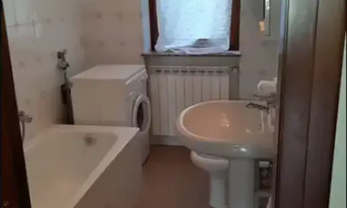 Rexer-Piazzatorre-Appartamento-in-Via-Santa-Lucia-Piazzatorre-Bagno