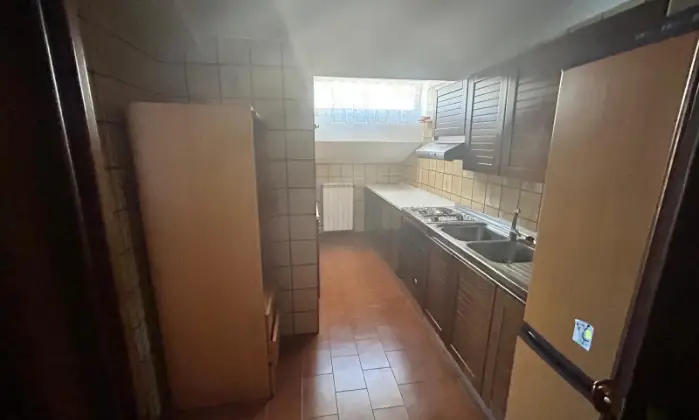 Rexer-Tagliacozzo-Mansarda-ampia-in-villa-in-vendita-a-TAGLIACOZZO-AQ-CUCINA