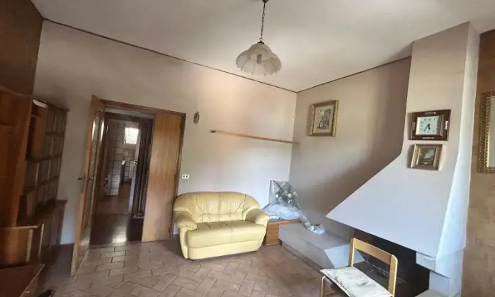 Rexer-Tagliacozzo-Mansarda-ampia-in-villa-in-vendita-a-TAGLIACOZZO-AQ-SALONE