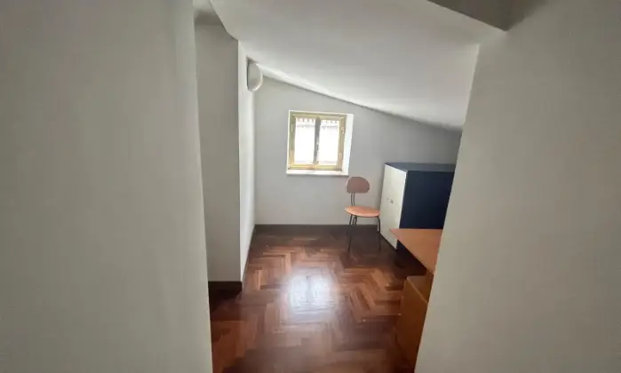Rexer-Tagliacozzo-Mansarda-ampia-in-villa-in-vendita-a-TAGLIACOZZO-AQ-CAMERA-DA-LETTO