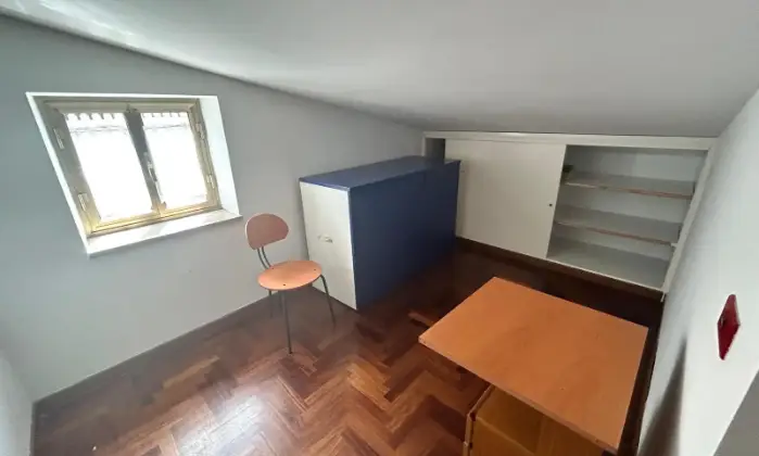Rexer-Tagliacozzo-Mansarda-ampia-in-villa-in-vendita-a-TAGLIACOZZO-AQ-CAMERA-DA-LETTO