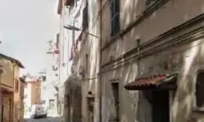 Rexer-Bassano-Romano-Vendesi-casa-di-paese-in-via-della-Stazione-Bassano-Romano-Altro