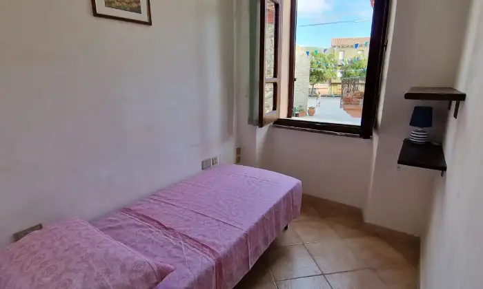 Rexer-Trinit-dAgultu-e-Vignola-Casa-centralissima-in-vendita-a-Trinit-dAgultu-e-Vignola-SS-CAMERE-DA-LETTO