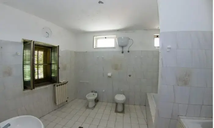 Rexer-Filignano-Casa-di-paese-in-vendita-in-via-Collemacchia-Filignano-BAGNO
