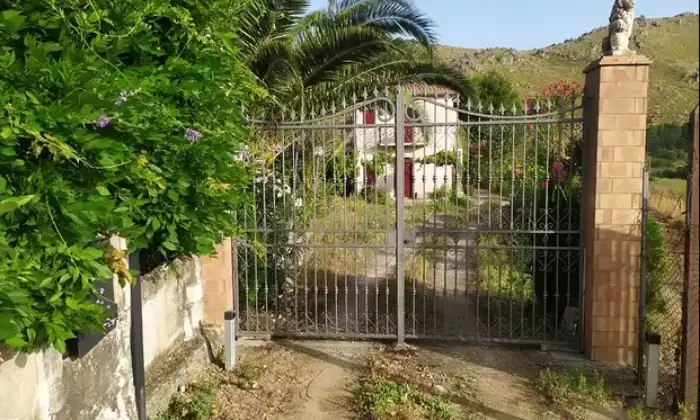 Rexer-Santa-Cristina-Gela-Villetta-bifamiliare-in-vendita-a-Santa-Cristina-Gela-Terrazzo