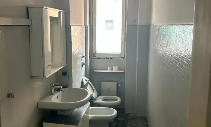 Rexer-Milano-AMPIO-BILOCALE-ADIACENZE-UNIVERSIT-BOCCONI-spese-Bagno