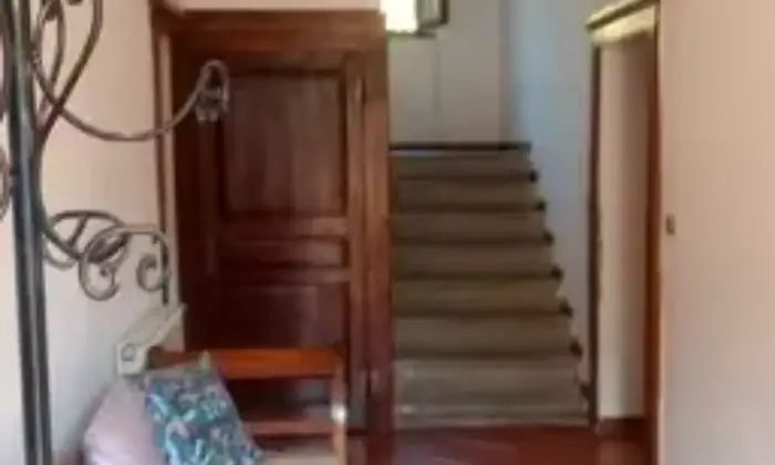 Rexer-Minucciano-Vendesi-casa-in-pietra-con-giardino-a-Minucciano-LU-Corridoio