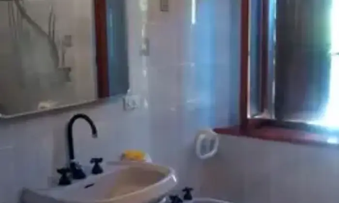 Rexer-Minucciano-Vendesi-casa-in-pietra-con-giardino-a-Minucciano-LU-Bagno