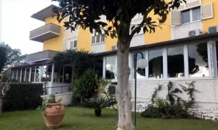 Rexer-Follonica-Immobile-in-vendita-in-via-SS-a-Follonica-Giardino