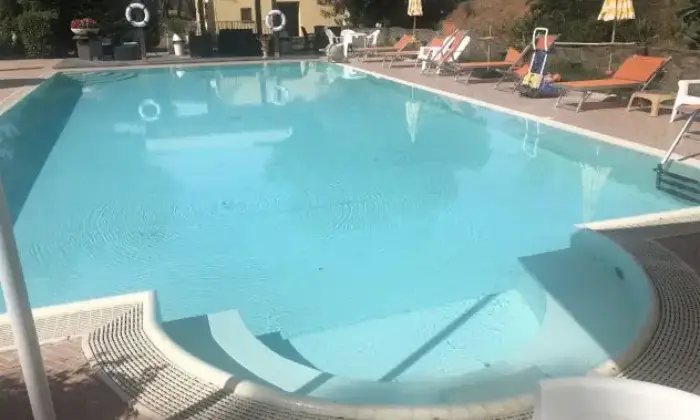 Rexer-Massa-Marittima-Immobile-in-vendita-in-via-SS-a-Follonica-Terrazzo