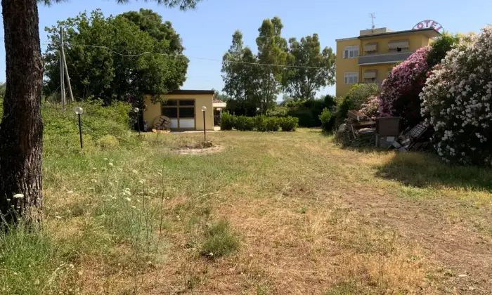 Rexer-Follonica-Immobile-in-vendita-in-via-SS-a-Follonica-Giardino