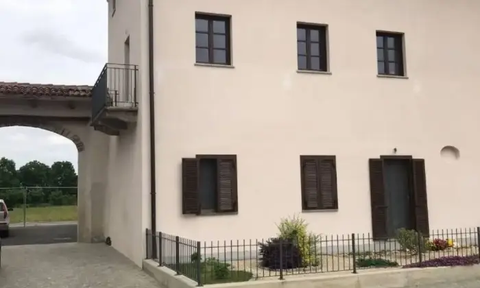 Rexer-Vinovo-Vendesi-appartamento-ufficio-studio-a-Vinovo-TO-Facciata