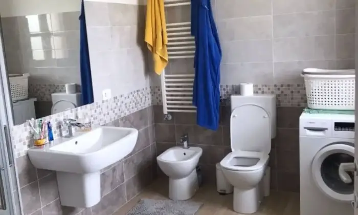Rexer-Vinovo-Vendesi-appartamento-ufficio-studio-a-Vinovo-TO-Bagno