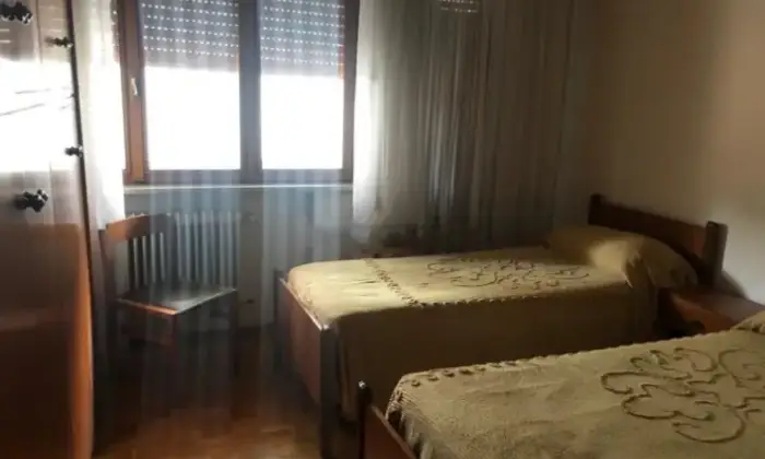 Rexer-Recoaro-Terme-Appartamento-in-vendita-in-piazza-Dolomiti-a-Recoaro-Terme-CameraDaLetto