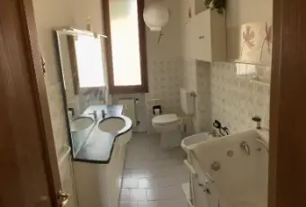 Rexer-Sesto-Fiorentino-Vendesi-appartamento-in-Via-A-Toscanini-a-SESTO-FIORENTINO-Bagno
