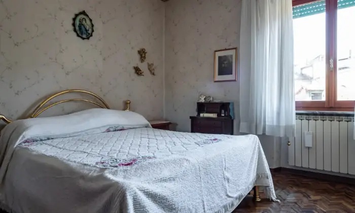 Rexer-Aulla-Appartamento-ampie-dimensioni-centro-storico-Aulla-MS-CAMERA-DA-LETTO