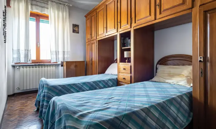 Rexer-Aulla-Appartamento-ampie-dimensioni-centro-storico-Aulla-MS-CAMERA-DA-LETTO