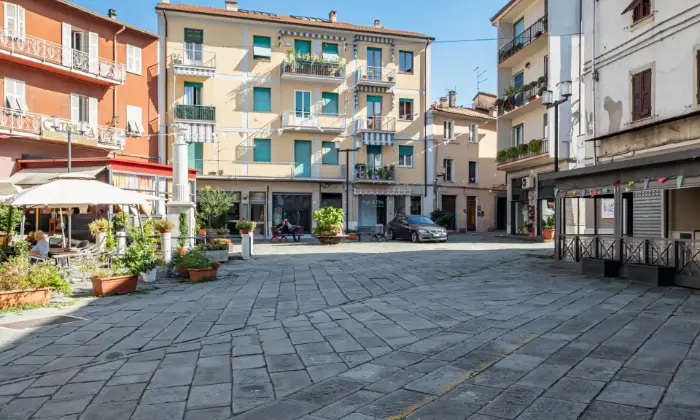 Rexer-Aulla-Appartamento-ampie-dimensioni-centro-storico-Aulla-MS-ESTERNO