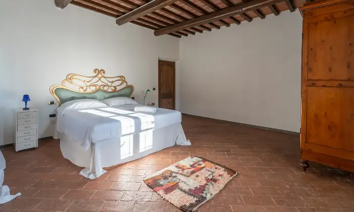 Rexer-San-Miniato-Casale-In-toscana-con-piscina-e-campo-da-tennis-CameraDaLetto