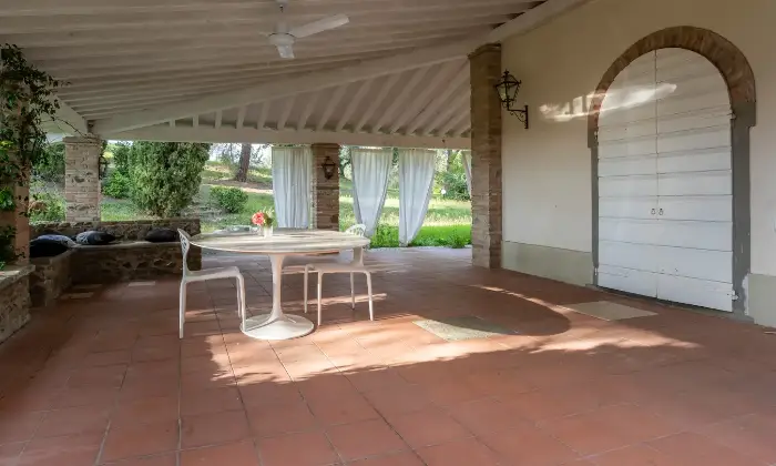 Rexer-San-Miniato-Casale-In-toscana-con-piscina-e-campo-da-tennis-Terrazzo
