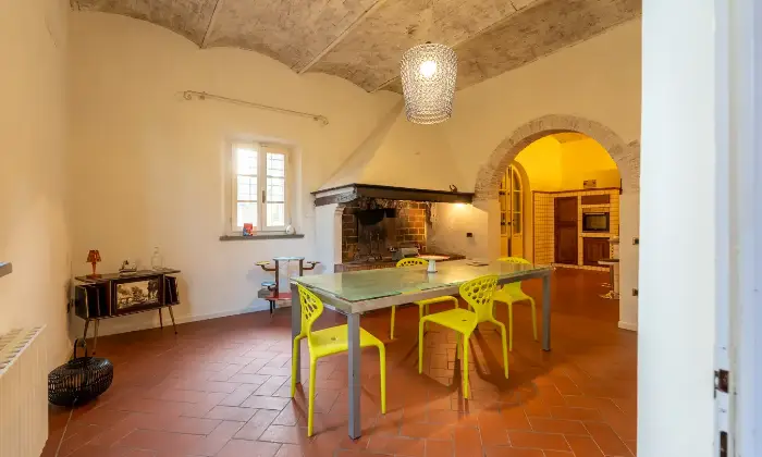 Rexer-San-Miniato-Casale-In-toscana-con-piscina-e-campo-da-tennis-Salone