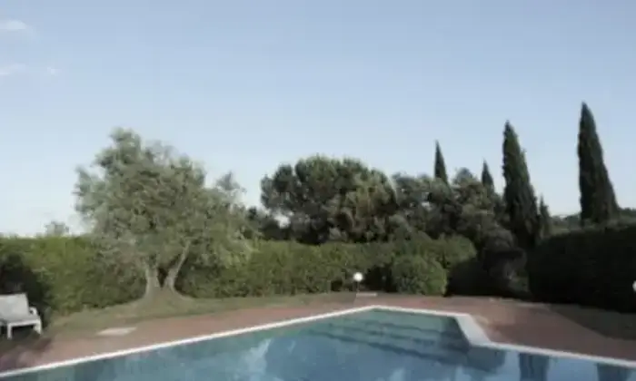 Rexer-San-Miniato-Casale-In-toscana-con-piscina-e-campo-da-tennis-Giardino