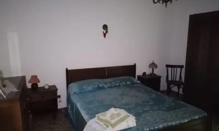 Rexer-Cossoine-Vendo-casa-autonoma-subito-abitabile-CameraDaLetto