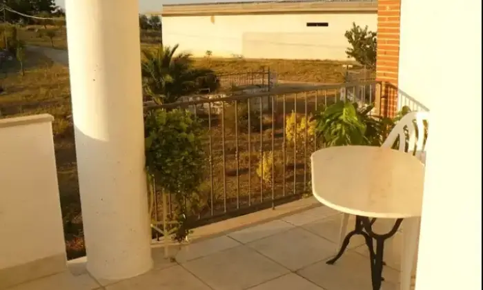 Rexer-San-Nicandro-Garganico-Vendesi-villa-indipendente-con-ettari-di-terreno-a-San-Nicandro-Garganico-FG-Altro