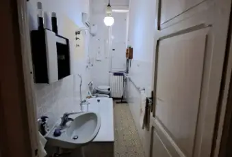 Rexer-Benevento-AMPIO-APPARTAMENTO-AL-PIANO-SENZA-ASCENSORE-Bagno