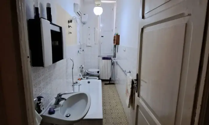 Rexer-Benevento-AMPIO-APPARTAMENTO-AL-PIANO-SENZA-ASCENSORE-Bagno
