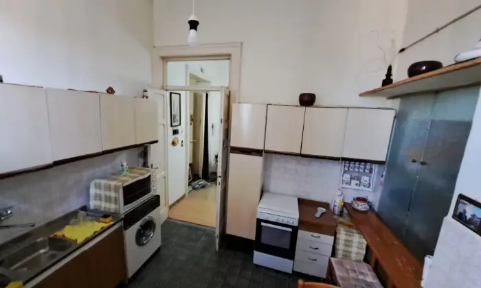 Rexer-Benevento-AMPIO-APPARTAMENTO-AL-PIANO-SENZA-ASCENSORE-Cucina