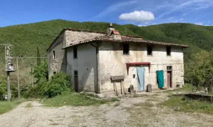 Rexer-Borgo-San-Lorenzo-Vendesi-casale-stile-Toscano-vicino-alla-Faentina-Borgo-San-Lorenzo-Facciata