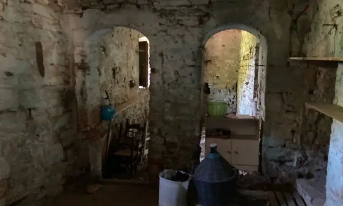 Rexer-Borgo-San-Lorenzo-Vendesi-casale-stile-Toscano-vicino-alla-Faentina-Borgo-San-Lorenzo-Cantina
