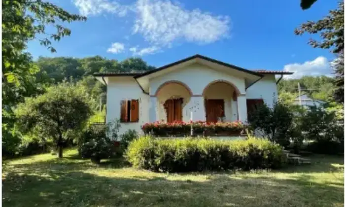 Rexer-Licciana-Nardi-Villetta-bifamiliare-in-via-Monte-Simone-a-Licciana-Nardi-Terrazzo
