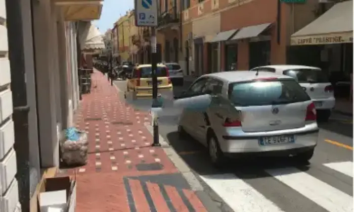 Rexer-Bordighera-Vendesi-appartamento-in-Vittorio-Emanuele-II-a-Centro-Bordighera-Terrazzo