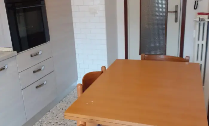 Rexer-Como-Trilocale-via-Giovanni-Battista-Barberini-Monte-Olimpino-Como-Cucina