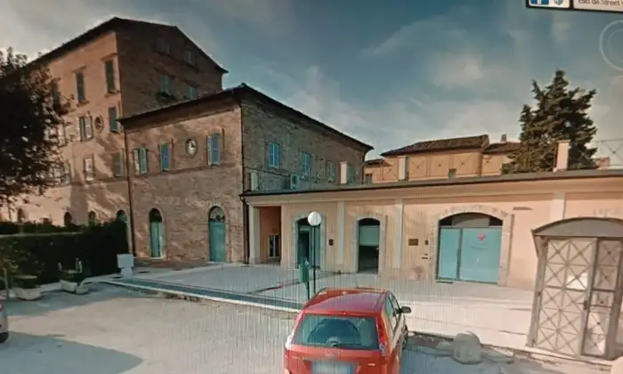 Rexer-Fermo-AFFITTASI-UFFICIO-o-STUDIO-AD-ALTA-VISIBILIT-eventuale-porzione-Terrazzo