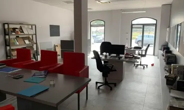Rexer-Fermo-AFFITTASI-UFFICIO-o-STUDIO-AD-ALTA-VISIBILIT-eventuale-porzione-Altro