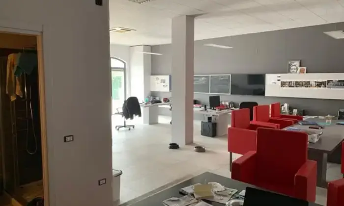 Rexer-Fermo-AFFITTASI-UFFICIO-o-STUDIO-AD-ALTA-VISIBILIT-eventuale-porzione-Altro
