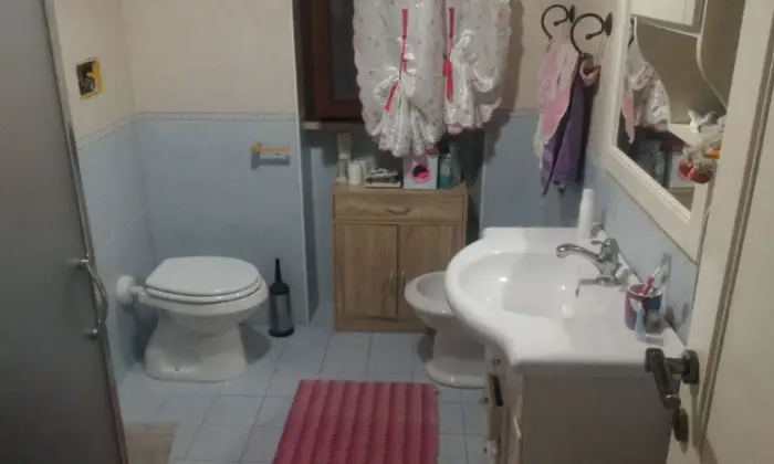 Rexer-Cepagatti-Appartamento-con-due-camere-e-camino-Bagno