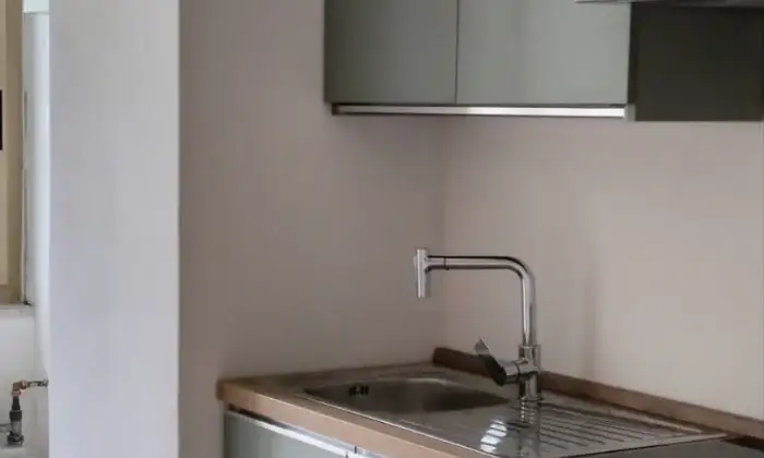 Rexer-La-Spezia-Trilocale-ristrutturato-con-cantina-Cucina