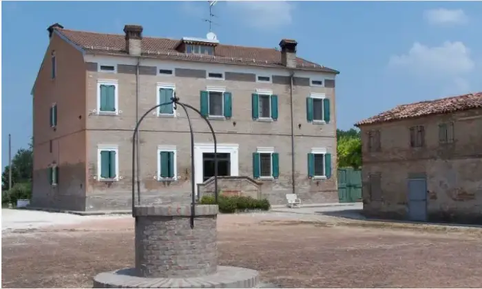 Rexer-Gonzaga-Appartamento-su-due-piani-in-vendita-a-Gonzaga-Terrazzo