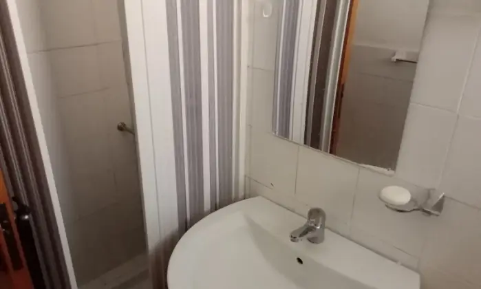 Rexer-Aragona-Vendesi-appartamento-centralissimo-ad-Aragona-AG-Bagno