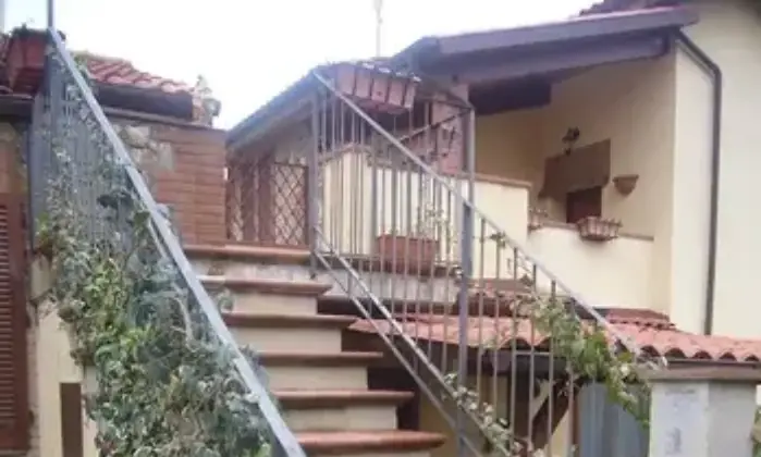 Rexer-Murlo-Appartamento-in-Via-del-Paradiso-Murlo-Scale