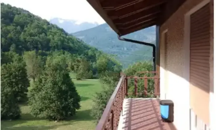 Rexer-Limone-Piemonte-Vendesi-appartamento-in-corso-Nizza-a-Limone-Piemonte-Terrazzo