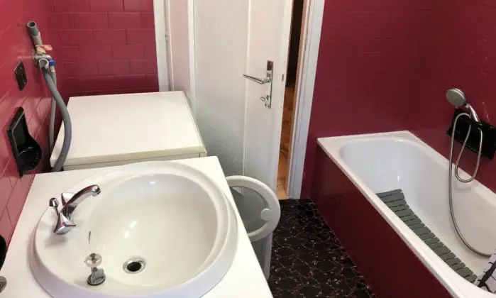 Rexer-Limone-Piemonte-Vendesi-appartamento-in-corso-Nizza-a-Limone-Piemonte-BAGNO