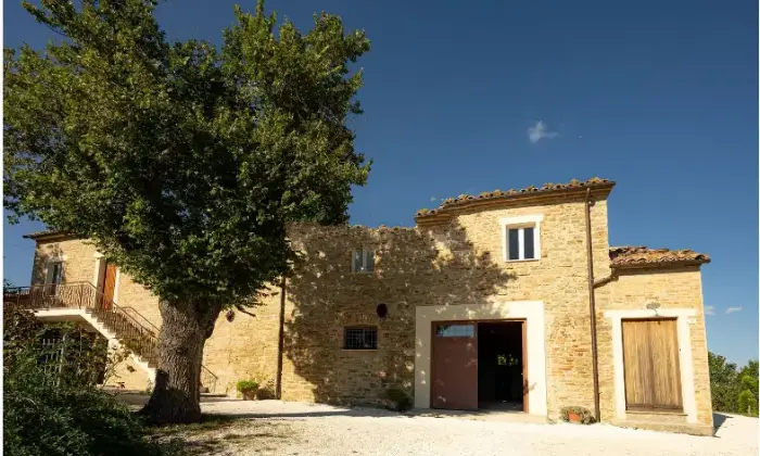Rexer-Castelplanio-Vendesi-casale-in-via-Piagge-Novali-a-Castelplanio-Terrazzo