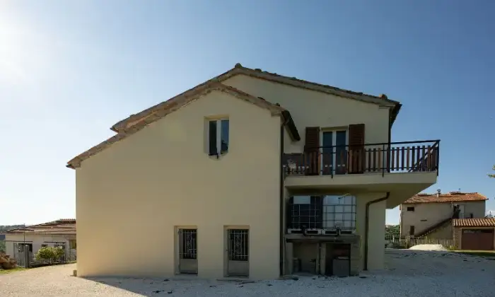 Rexer-Castelplanio-Vendesi-casale-in-via-Piagge-Novali-a-Castelplanio-Terrazzo
